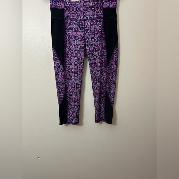 ATHLETA Womens Chaturanga Tapestry Mixed Print High Rise Cropped Leggings Size M - Picture 2 of 14